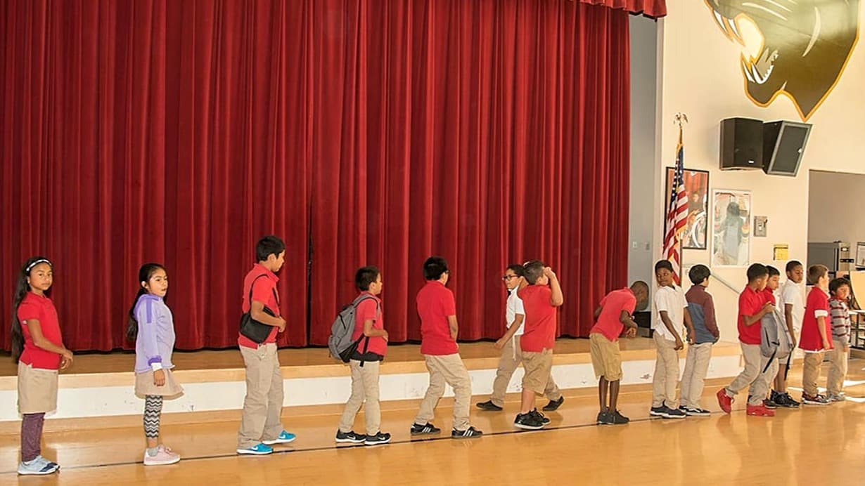 La segregación racial que nunca terminó en las escuelas del condado más rico de California