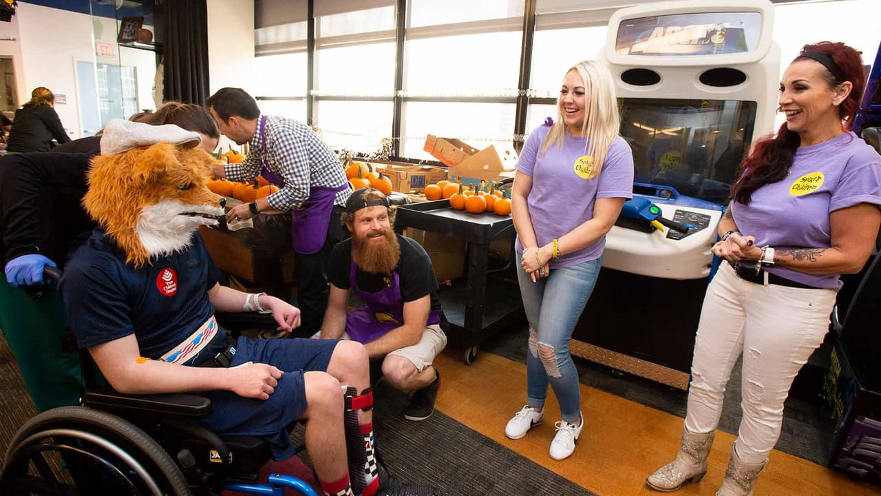 El dinero recaudado para Spirit of Children beneficia al Departamento de Vida Infantil del Hosítal de Niños de Texas.