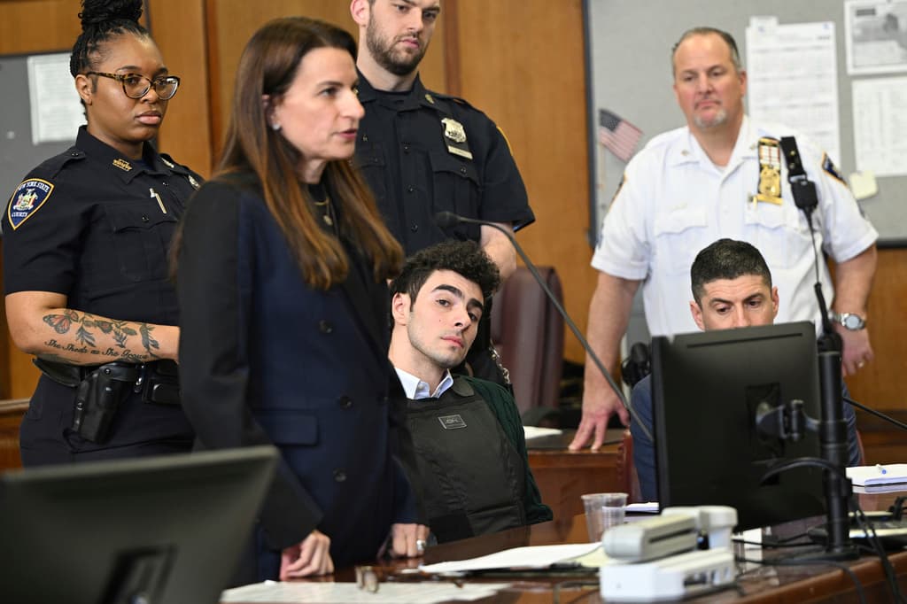 La 
<b><a>abogada</a></b>
<a> <b>Karen Friedman Agnifilo</b></a>
<b> insistió en que a Luigi Mangione se le está negando </b>el derecho de tener
<b> un juicio justo. Acusa </b>al alcalde de la ciudad de Nueva York de revelar información confidencial sobre la investigación.