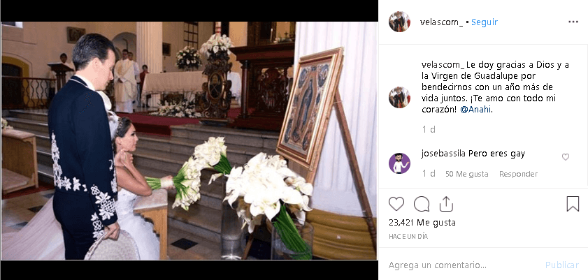 “Le doy gracias a Dios y a la Virgen de Guadalupe por bendecirnos con 
<b><a href="https://www.univision.com/shows/el-gordo-y-la-flaca/anahi-y-manuel-velasco-reafirmaron-su-amor-con-una-segunda-boda-video" target="_blank">un año más de vida juntos</a></b>. ¡Te amo con todo mi corazón!”, escribió Velasco en la foto.