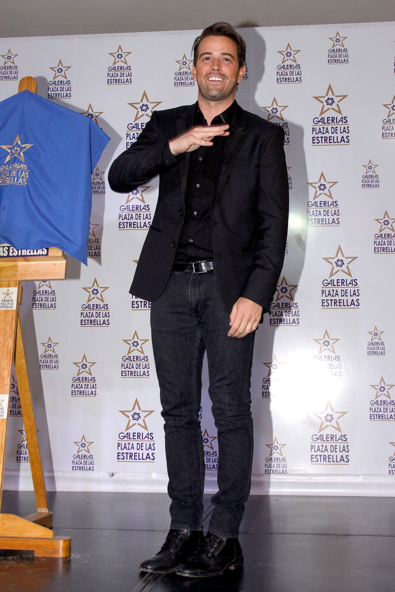 "
<b><a href="https://www.univision.com/shows/hoy/mane-de-la-parra-y-renata-notni-protagonizaran-amor-de-barrio" target="_blank">No era lo que pensábamos</a> </b>que era y punto. Hoy por hoy me llevo increíble con él, lo quiero mucho y ahí te das cuenta que te puedes llegar a confundir", comentó.
<br>