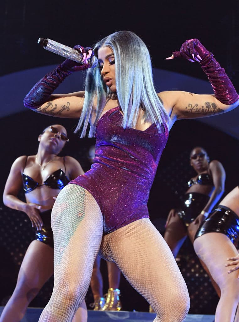 La rapera de 26 años ya había ido a ensayar en el 
<b><a href="https://www.bankerslifefieldhouse.com/" target="_blank">Bankers Life Fieldhouse</a></b>, ubicado en el centro de Indianápolis.