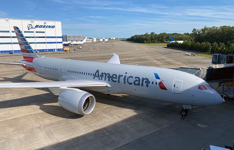 Avión aterriza de emergencia en aeropuerto de Raleigh por fuga de combustible
