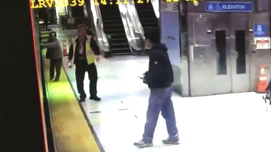 Muni añade sensores a las puertas de sus trenes ligeros luego de que una mujer quedara atrapada