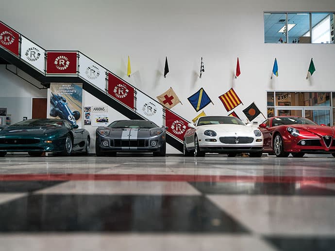 Vehículos del Museo Automovilístico de Riverside para la subasta.