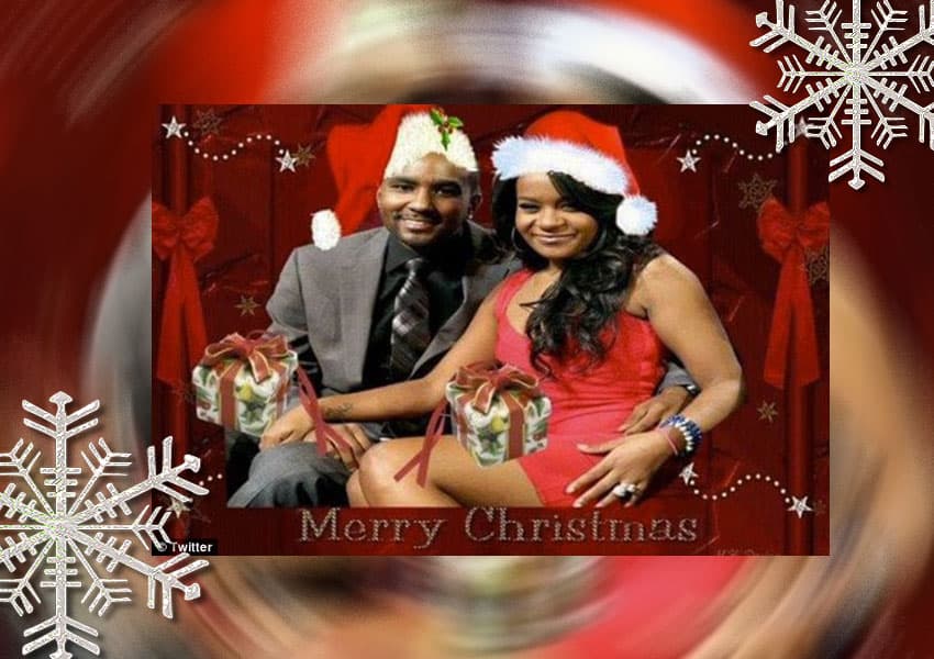 De hecho, en la última temporada navideña él compartió esta extraña imagen en la que los dos aún están juntos.