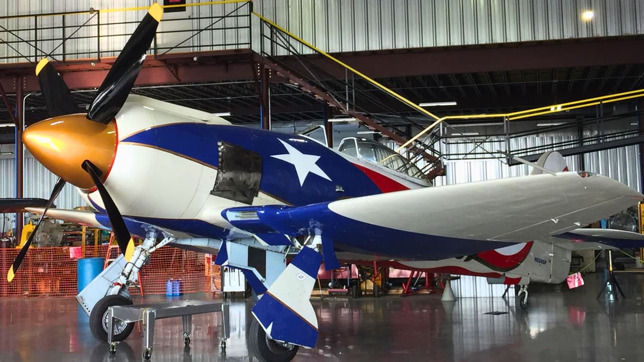 <h3 class="cms-H3-H3">Actividades para los más pequeños</h3>
<br>
<b>Zona interactiva para niños: </b>Los más pequeños se lo pasarán genial en el área interactiva, donde podrán experimentar de cerca la ciencia de la aviación, ¡y hasta volar sus propios aviones! Las exhibiciones son divertidas, pero también educativas, lo que permite a los niños aprender mientras juegan.
<br>
<b>Campamentos y celebraciones: </b>Si buscas un plan más largo, el museo organiza campamentos y celebraciones de cumpleaños con temáticas aeroespaciales. Estos eventos están diseñados para mantener a los niños ocupados con actividades prácticas mientras aprenden sobre robótica, vuelo y más.