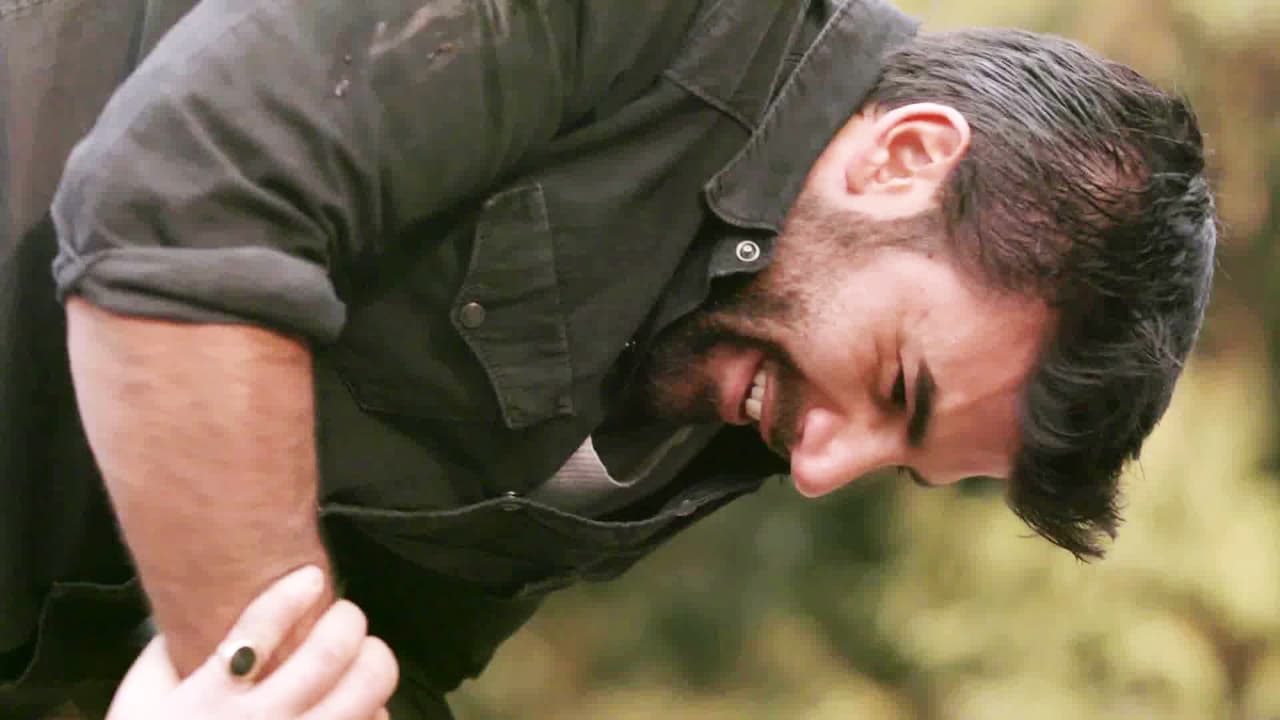 <b><a href="http://www.univision.com/series/la-piloto/la-piloto-john-fue-arrestado-por-la-policia-gracias-a-yolanda-y-dave-escena-del-dia-video">Dave no desaprovecharía esta oportunidad y lo llevaría tras las rejas</a></b>.