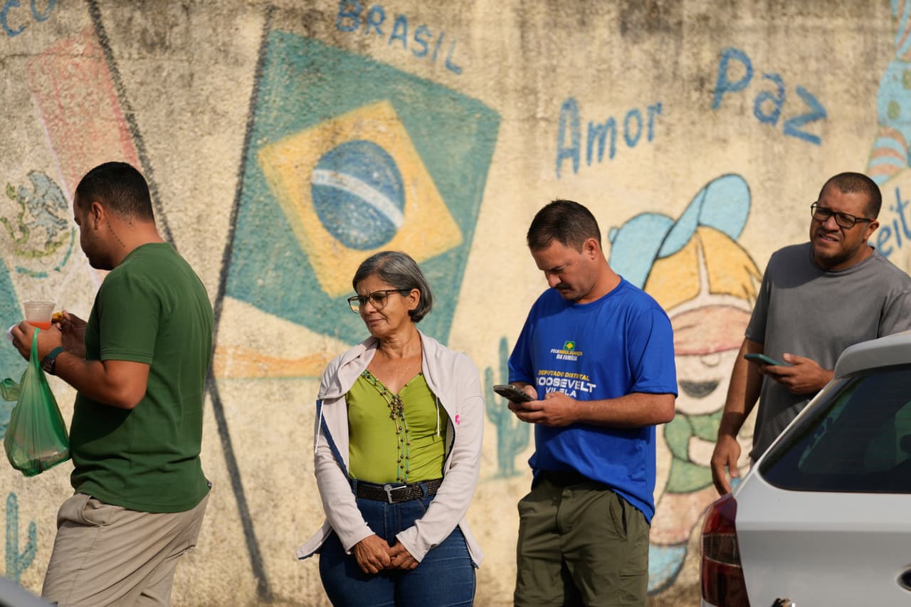 Los brasileños votan el domingo en unas elecciones cruciales para el futuro político de América Latina entre el presidente Luiz Inácio Lula da Silva y el aliado de Estados Unidos, el senador Flávio Bolsonaro.