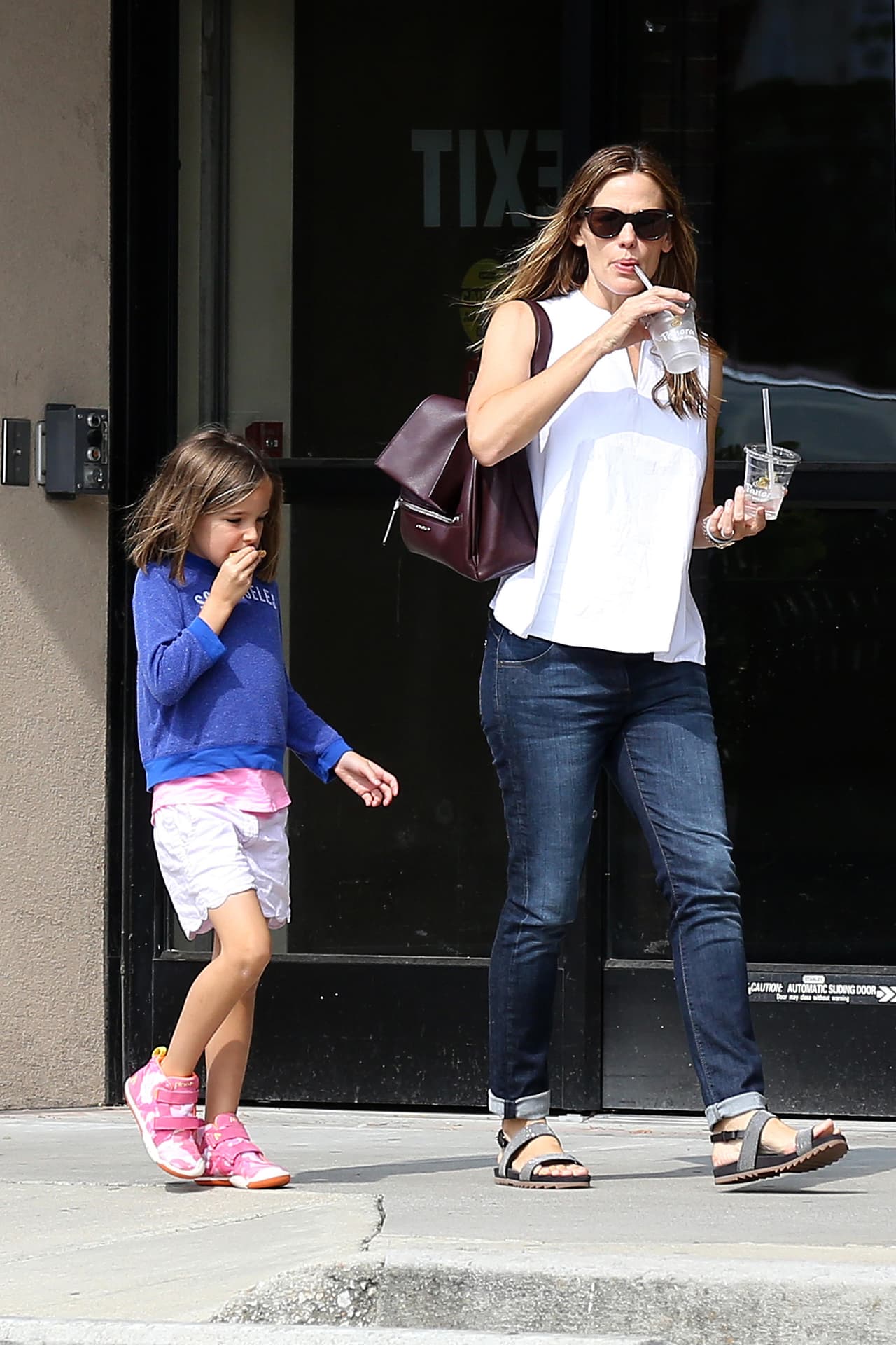 Jennifer se veía de lo más relajada.