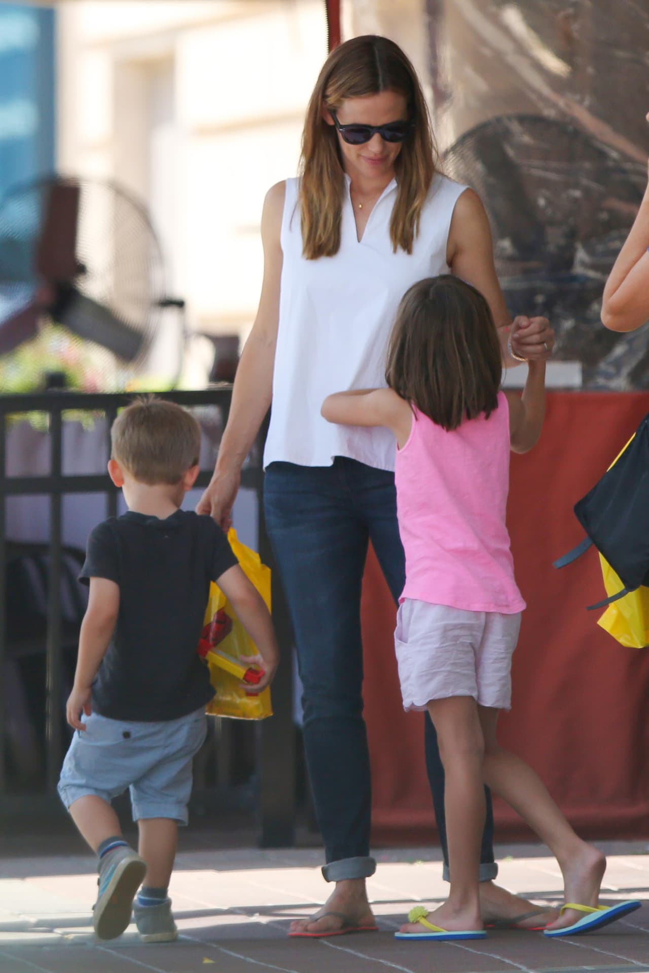 No hace caso de chismes.