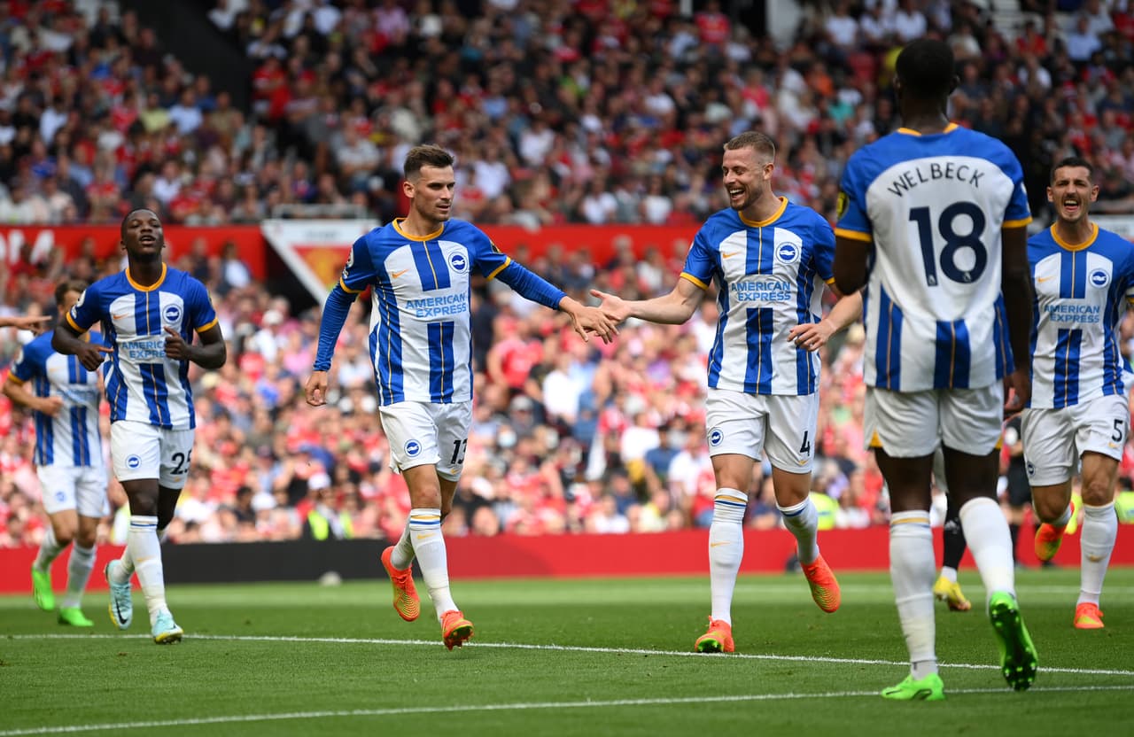 Brighton sorprendió al Manchester United y le propinó una dolorosa derrota en Old Trafford, donde la afición no quedó contenta y los abucheó. CR7 ingresó en el complemento, pero poco pudo hacer para evitar la caída.