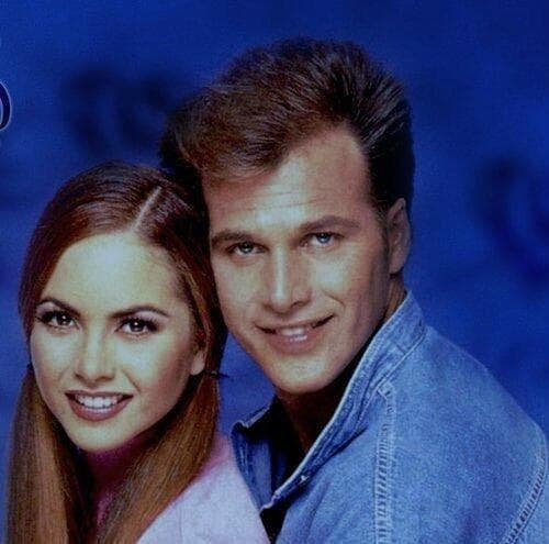 En este melodrama Lucero le dio vida a tres personajes de manera simultánea: María Guadalupe, María Paula y María Fernanda. Mientras que Santander interpretó a Nicolás Miranda, uno de los galanes principales de esta historia.