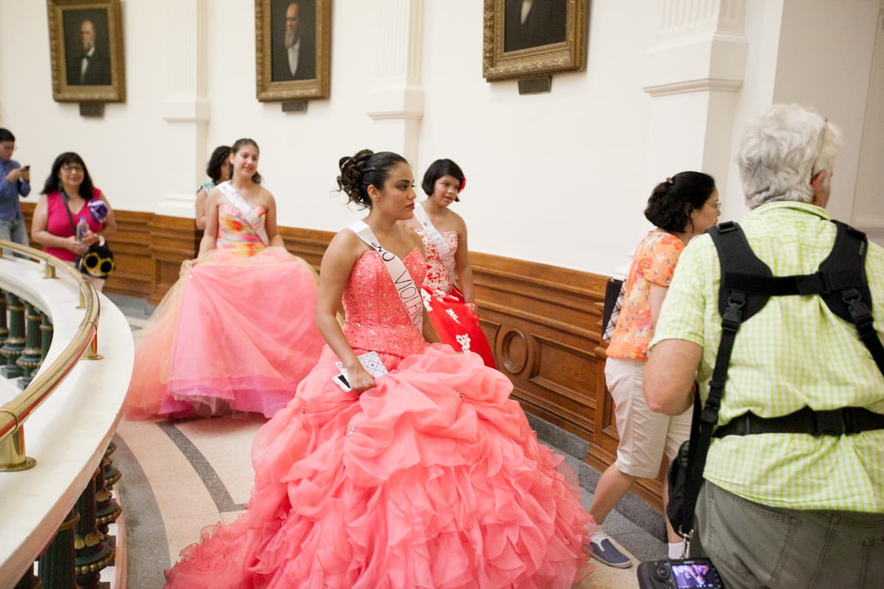 Visitaron varias de las oficinas de los diputados, tanto los que propusieron la ley como quienes trataron de detenerla.