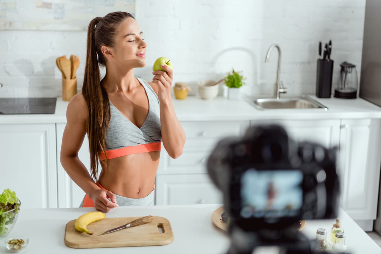 <b>Es relajante.</b> La manzana no solo cuida nuestra piel o nuestra salud, sino que también nos ayuda a mantenernos tranquilos y sin estrés con el simple hecho de olerla.