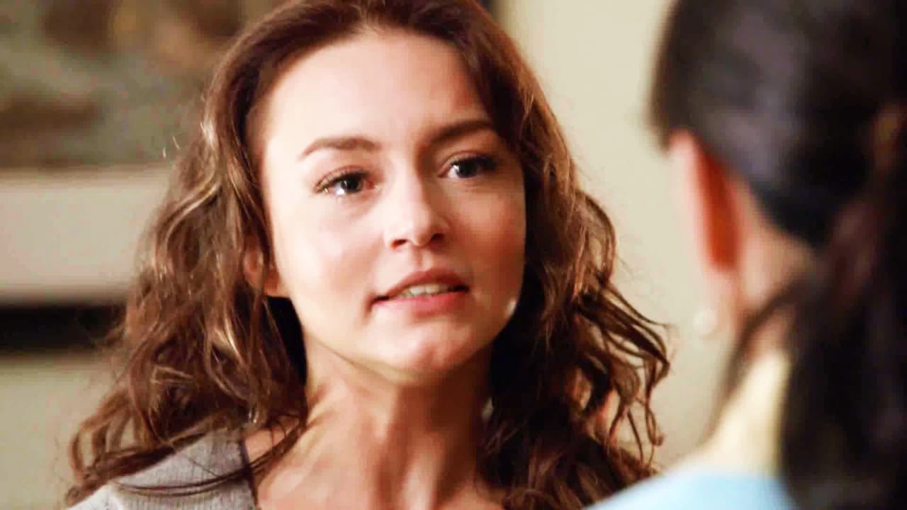 Se siente dividida entre su verdadera familia y su querida mamá Soledad.