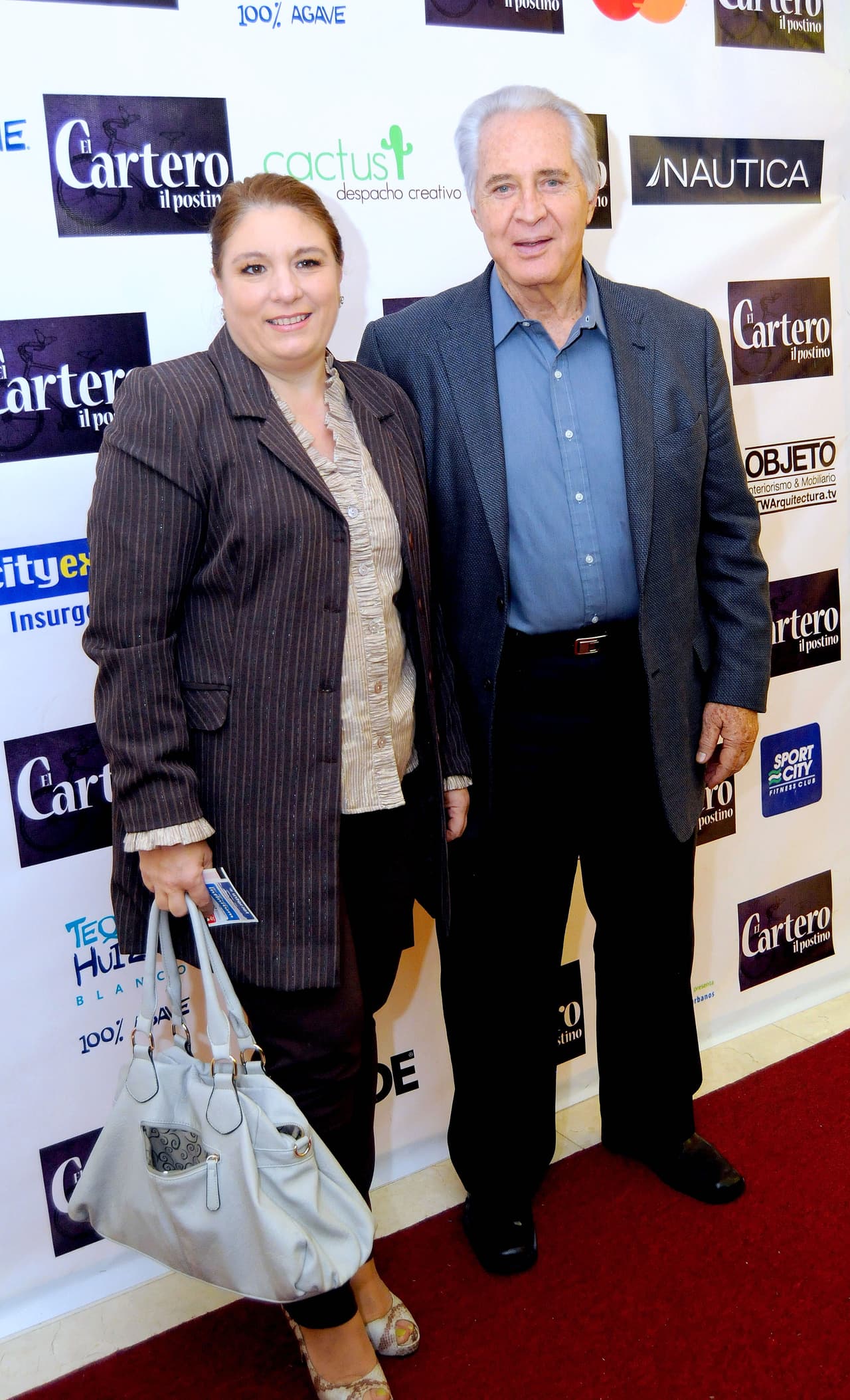 "Fue una ceremonia muy íntima y me siento muy tranquila, muy en paz, ya cerramos este ciclo tan importante en nuestra vida y tendremos que seguir adelante", explicó. 
<br>