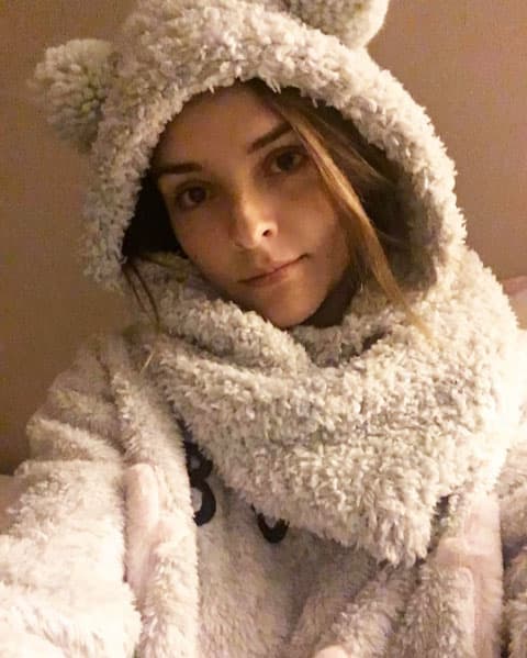 <b><a href="http://www.univision.com/temas/grettell-valdez">Grettell Valdez</a></b> es otra actriz a la que le gusta lucir muy natural y lo demostró con esta imagen donde no usó ni una sola gota de maquillaje.