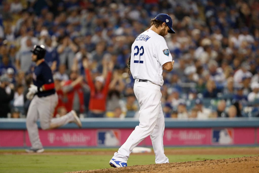 El ánimo de Clayton Kershaw fue el reflejo de un equipo local que casi que entregó en ese momento buena parte de sus opciones.