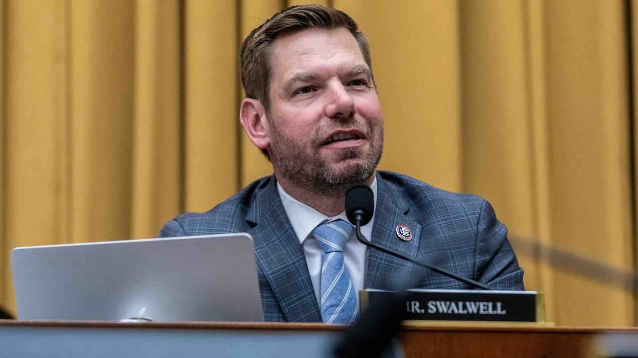 Eric Swalwell enfrenta investigación y acusaciones de agresión sexual en California