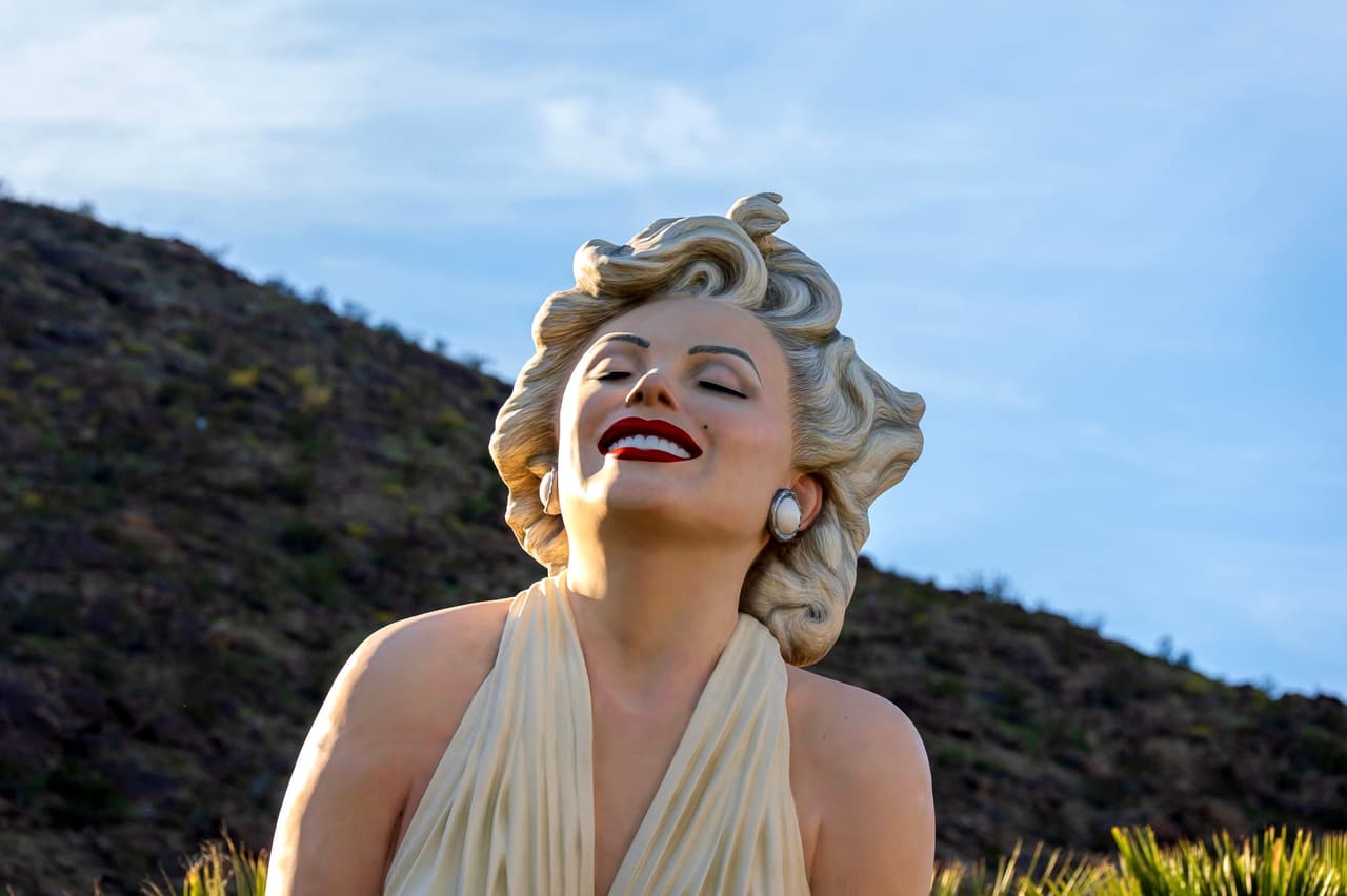Su carrera no fue la más larga, pero no hay dudas del impacto que esta angelina dejó en el mundo. Hoy sus fans la recuerdan con tributos como la estatua 'The Forever Marilyn', diseñada por Seward Johnson y ubicada en el Dowtown Park de Palm Springs.