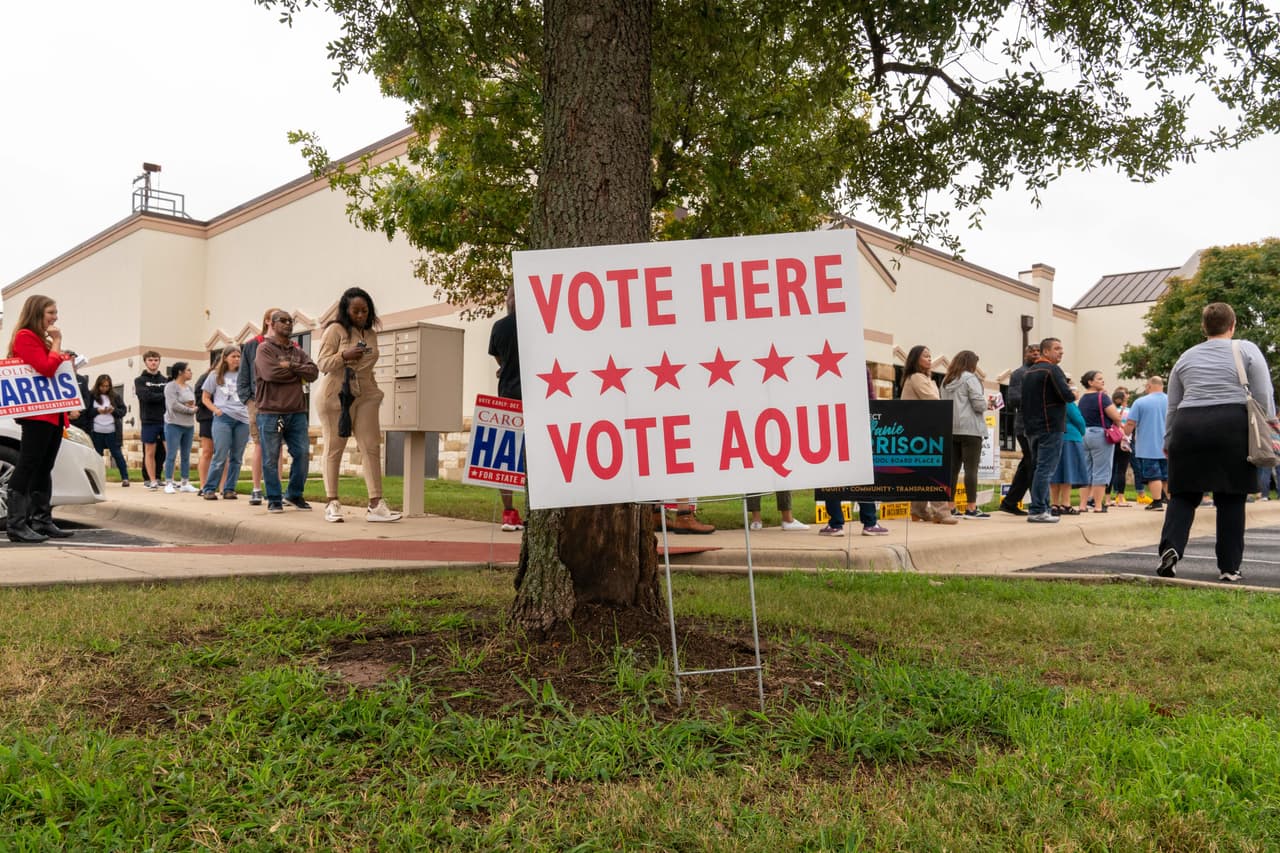 ¿Qué puedo hacer si noto irregularidades al ir a votar en Texas?