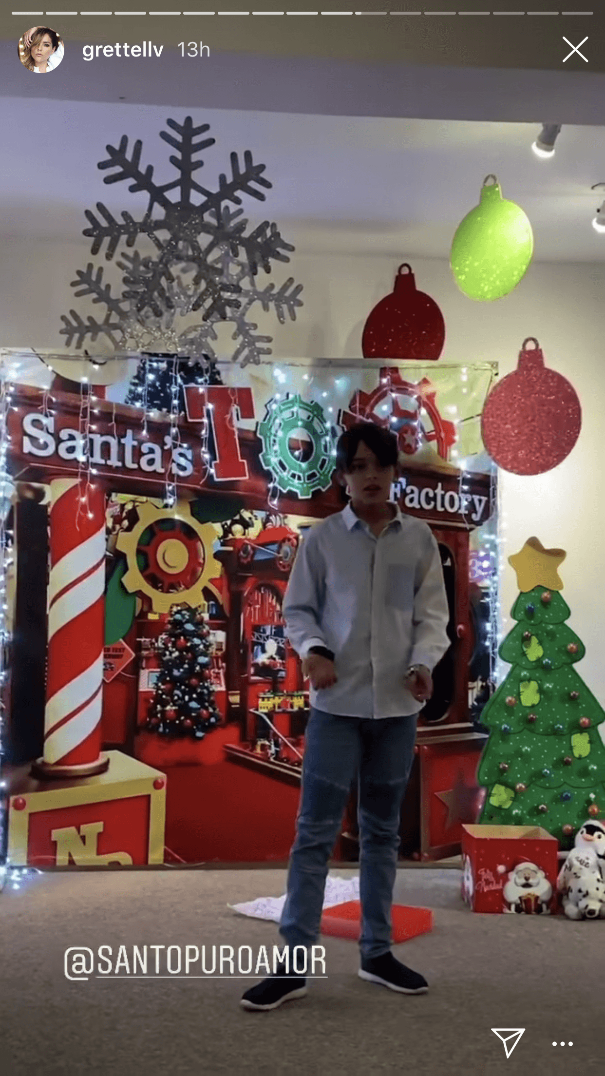 Borghetti también es papá de Santino, de 11 años, a quien procreó con la actriz
<b><a href="https://www.univision.com/temas/grettell-valdez">Gretell Valdez</a>.</b>
<br>