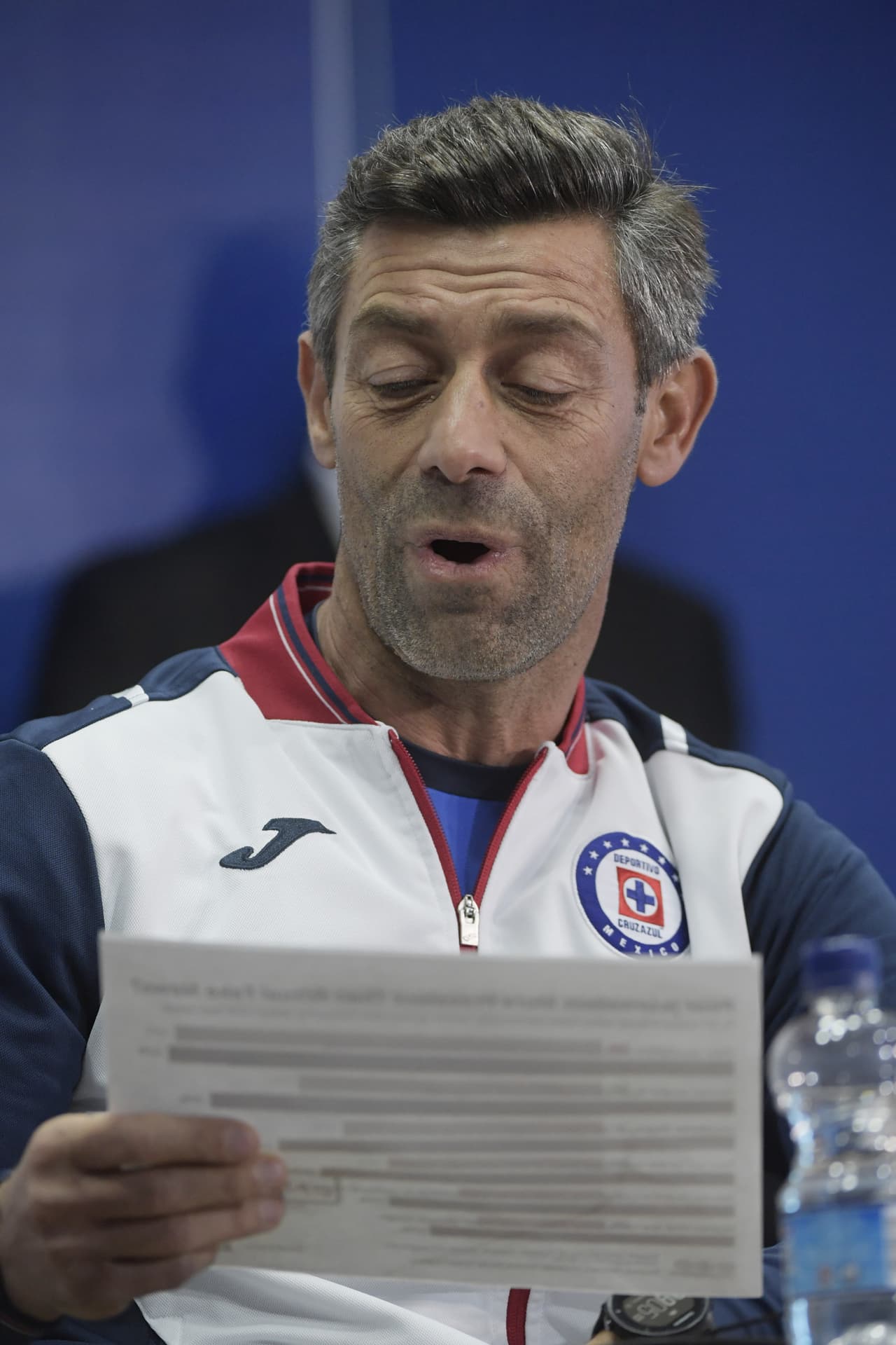 Pedro Caixinha defendió en rueda de prensa su continuidad con Cruz Azul al recordar que tiene contrato hasta junio del 2020 y criticó la credibilidad de la prensa en la cobertura sobre su situación como DT de 'La Máquina'.