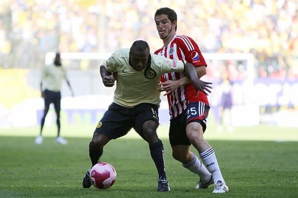Para el torneo Clausura 2012 la escuadra azulcrema presentó un uniforme conmemorativo por su 95 aniversario. Para muchos aficionados, este es, uno de los más elegantes en la historia.