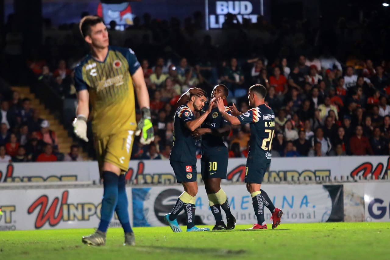 Veracruz
<b>0-5</b> América | Las Águilas golean a los Tiburones Rojos y confirman su presencia en la Liguilla.