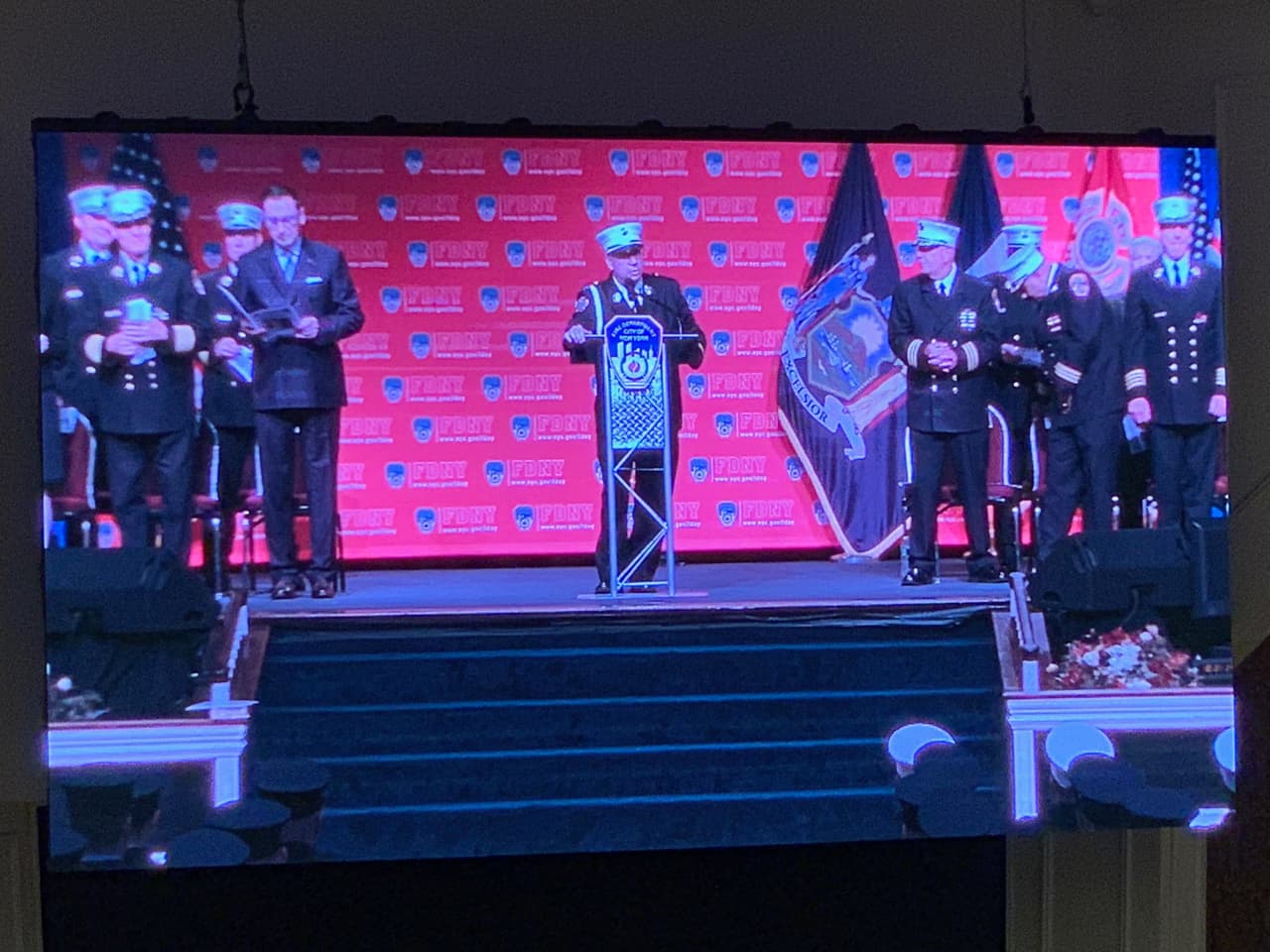 También se ascendió a 37 tenientes, 3 subjefes, 2 jefes de división y 3 subjefes adjuntos