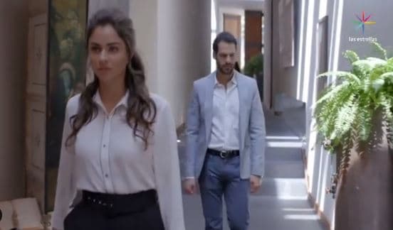 "[...] Yo voy leyendo las escenas y digo '¡ay, Dios mío, qué loca está!'. Pero eso es lo padre de la actuación: que te permite vivir en carne propia experiencias o personalidades que en mi día a día yo no haría [...]", consideró Martín.