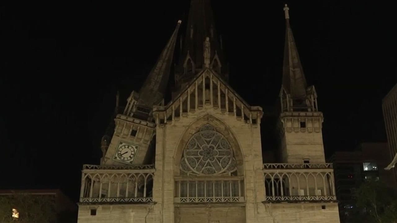 Así se ve la Catedral de Manizales tras sufrir daños durante el terremoto que sacudió Colombia
