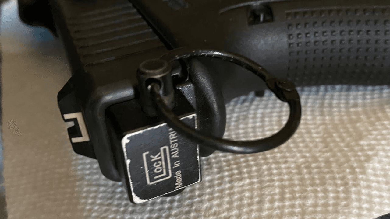 Los llamados convertidores son aparatos ilegales que usan en armas semiautomáticas para convertirlas en armas automáticas.