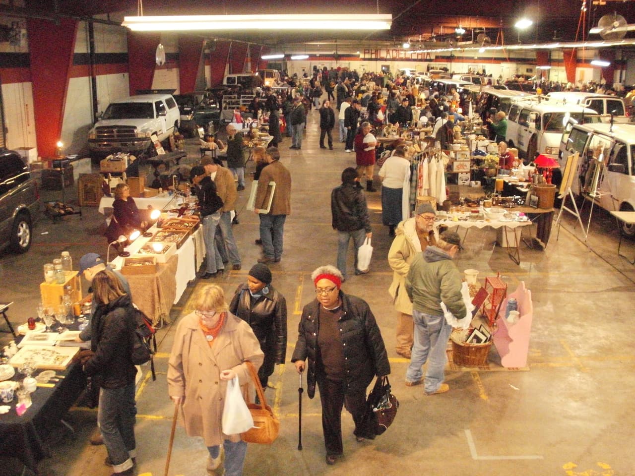 <b><a href="https://www.facebook.com/PhilaFleaMarkets/  " target="_blank">Phila Flea Markets (varias sucursales)</a></b> 
<br>Si te gusta ir a los mercados de pulgas y vives en el área de Filadelfia, considera visitar cualquiera de las 16 sucursales de Phila Flea Markets.