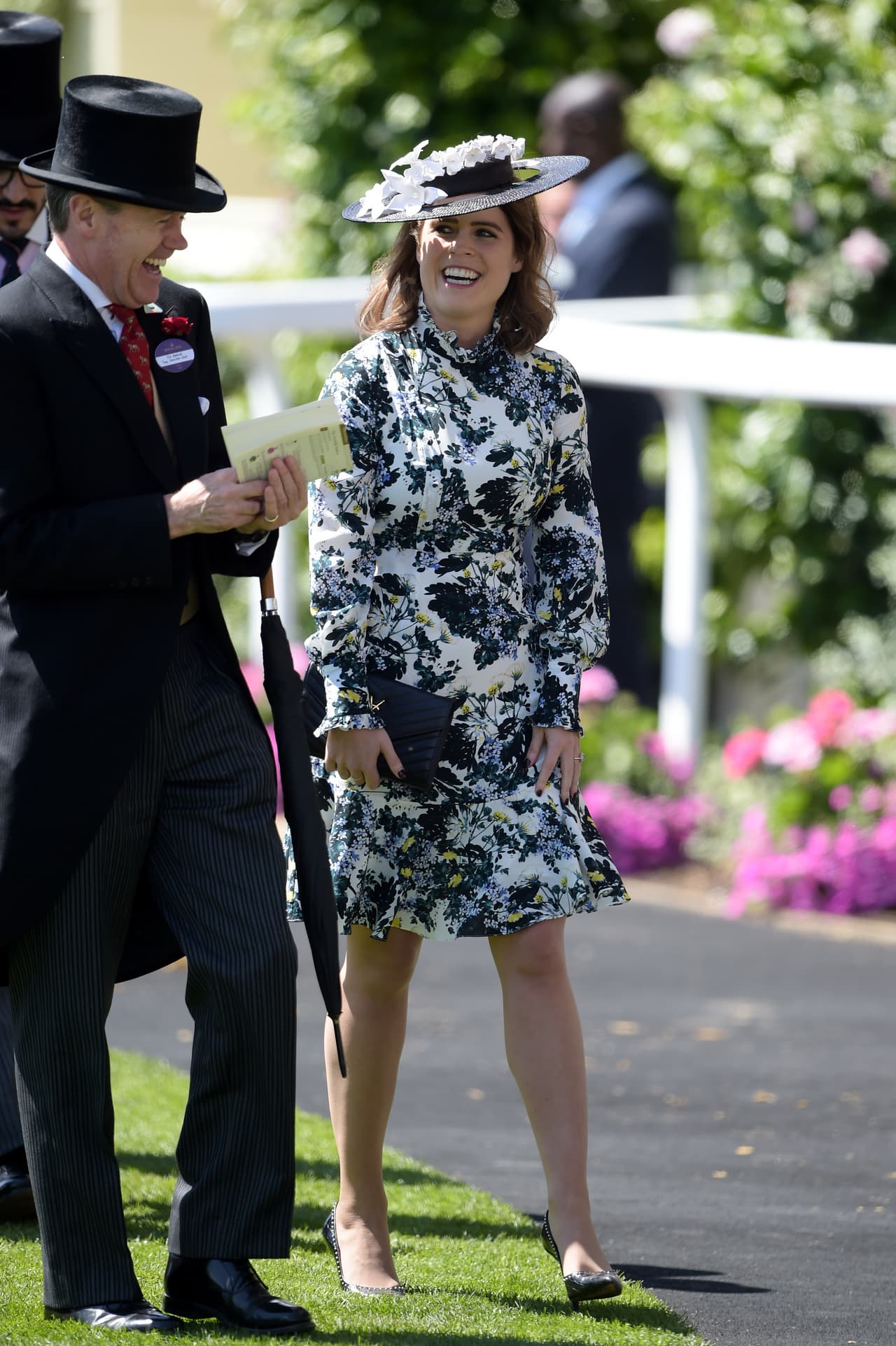 En el más reciente 'Ladies Day' de las carreras de Ascot, Eugenie eligió un atuendo de Erdem, una de las casas de moda favorita entre los 'royals' más jóvenes, el cual combinó con un sombrero de Sally-Ann Provan.