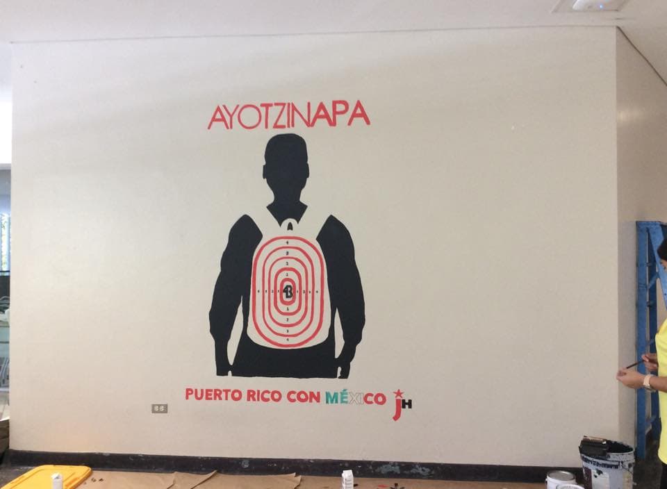 Jóvenes boricuas crean mural en honor a los 43 estudiantes de Ayotzinapa