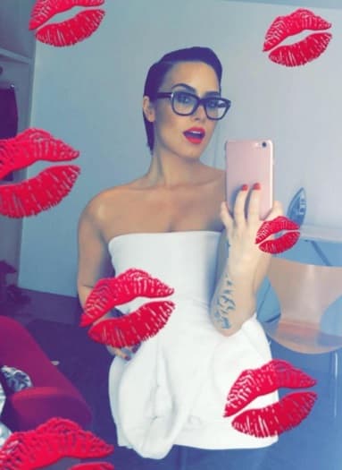 Y para despedirnos, si quieres un besito, Demi te lo da.