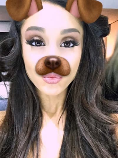 ¡Hermosa! Así se ve Ariana Grande con estas orejas y nariz de perro.