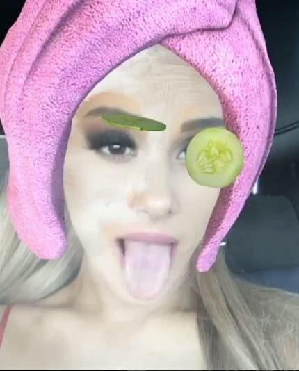 Después de un baño, esta diva hace todo por tener un cutis radiante.