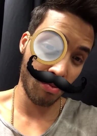 Ahora sí, este guapo señor sí que sabe cómo dar sorpresas a todas sus seguidoras.