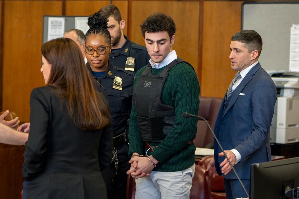 Juez permite a Luigi Mangione tener una laptop, ¿pero la dejarán pasar en la prisión?