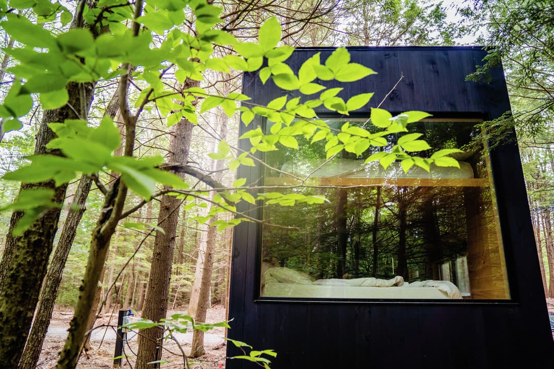 "Vivimos en una época en la que se espera que siempre estemos conectados. Raramente las personas se toman el tiempo para escapar de la rutina diaria, guardar sus dispositivos y ponerse en contacto con sus pensamientos, la naturaleza, ellos mismos o sus seres queridos ", indicó Jon Staff, fundador y director ejecutivo de Getaway, en un comunicado.