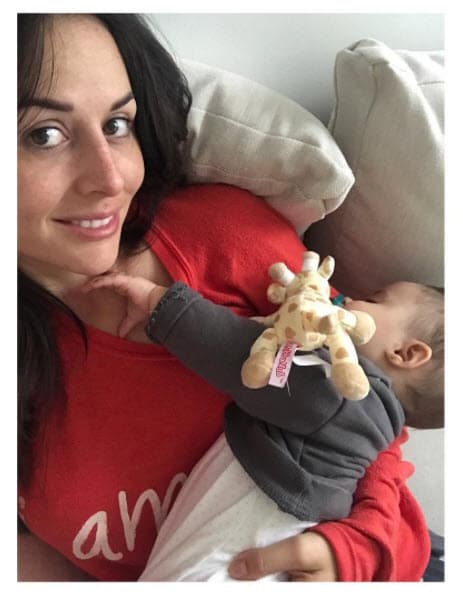 A pesar de tener mucho trabajo con las grabaciones de la telenovela 
<b><a href="http://www.univision.com/novelas/mi-marido-tiene-familia">'Mi marido tiene familia'</a></b>, para 
<b><a href="http://www.univision.com/temas/zuria-vega">Zuria Vega</a></b> su prioridad sigue siendo su hija Lúa, quien está por cumplir siete meses en los próximos días.