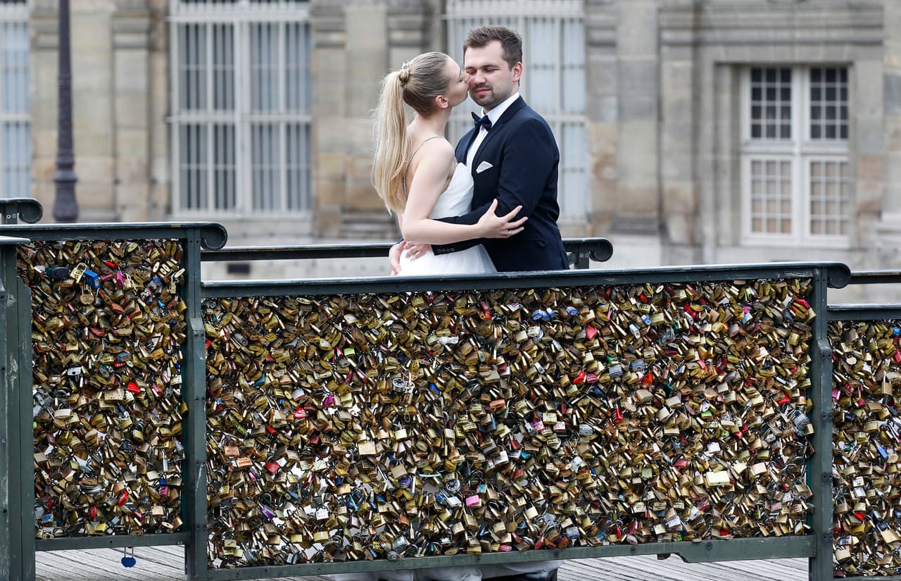 “Cuando pienso en las cosas que me has hecho sentir, yo te amo”- Sin Bandera. (Canción: Y Más Te Amo).
