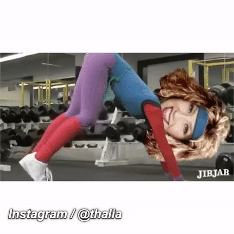 Thalía en ocasiones juega con una aplicación que le permite llevar al propio John Travolta al gimnasio con ella.