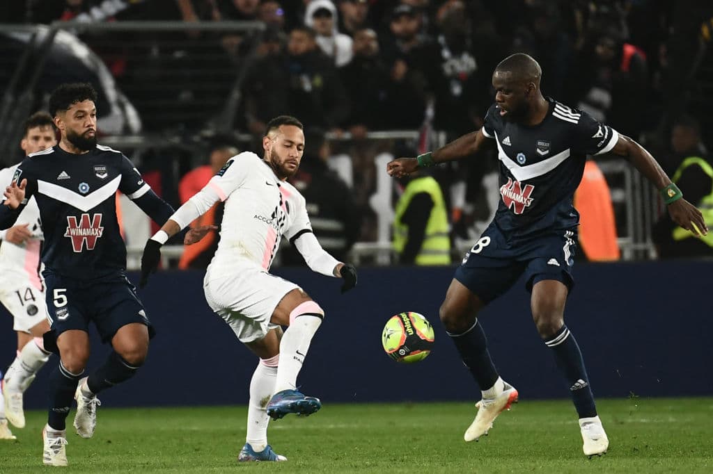 Mbappé y Neymar son los reyes de la noche, el francés anotó un gol y le dio dos asitencias a Ney en la victoria 2-3 sobre el Bordeaux.