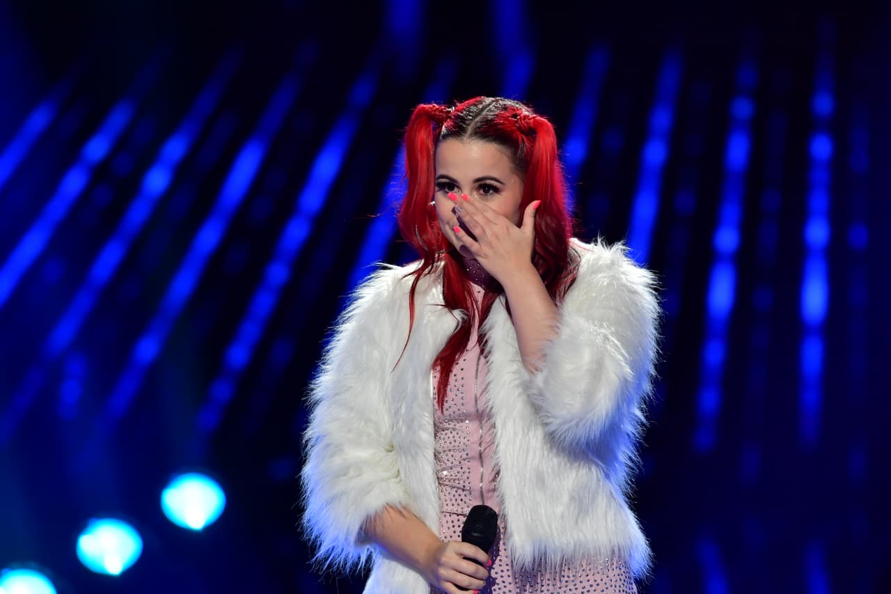 Los jueces le dieron el"sí" a la cubana de 26 años, que intepretó 'Ese hombre' en versión "Cubatón". Olga Tañón aprovechó para recomendarle cambiar su tono de pelo. En respuesta, la joven dijo: "El cabello crece, pero las oportunidades, solo hay una".