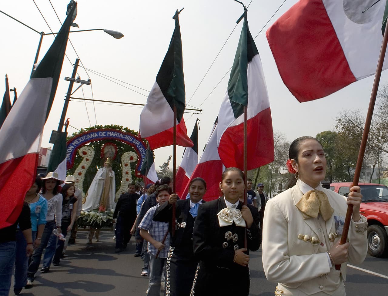 El 22 de noviembre, señalado por la tradición como el aparente día de su muerte, fue adoptado en muchos países como el "Día de la Música", celebrado hasta ahora, junto a Santa Cecilia, patrona de todos aquellos relacionados con la música que adoraba en vida.