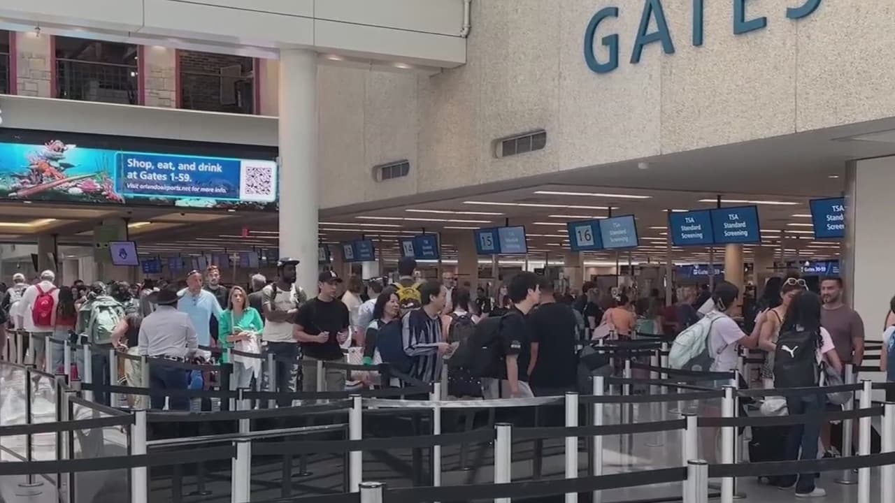 Cancelan vuelos al Caribe desde Orlando por huracán Beryl